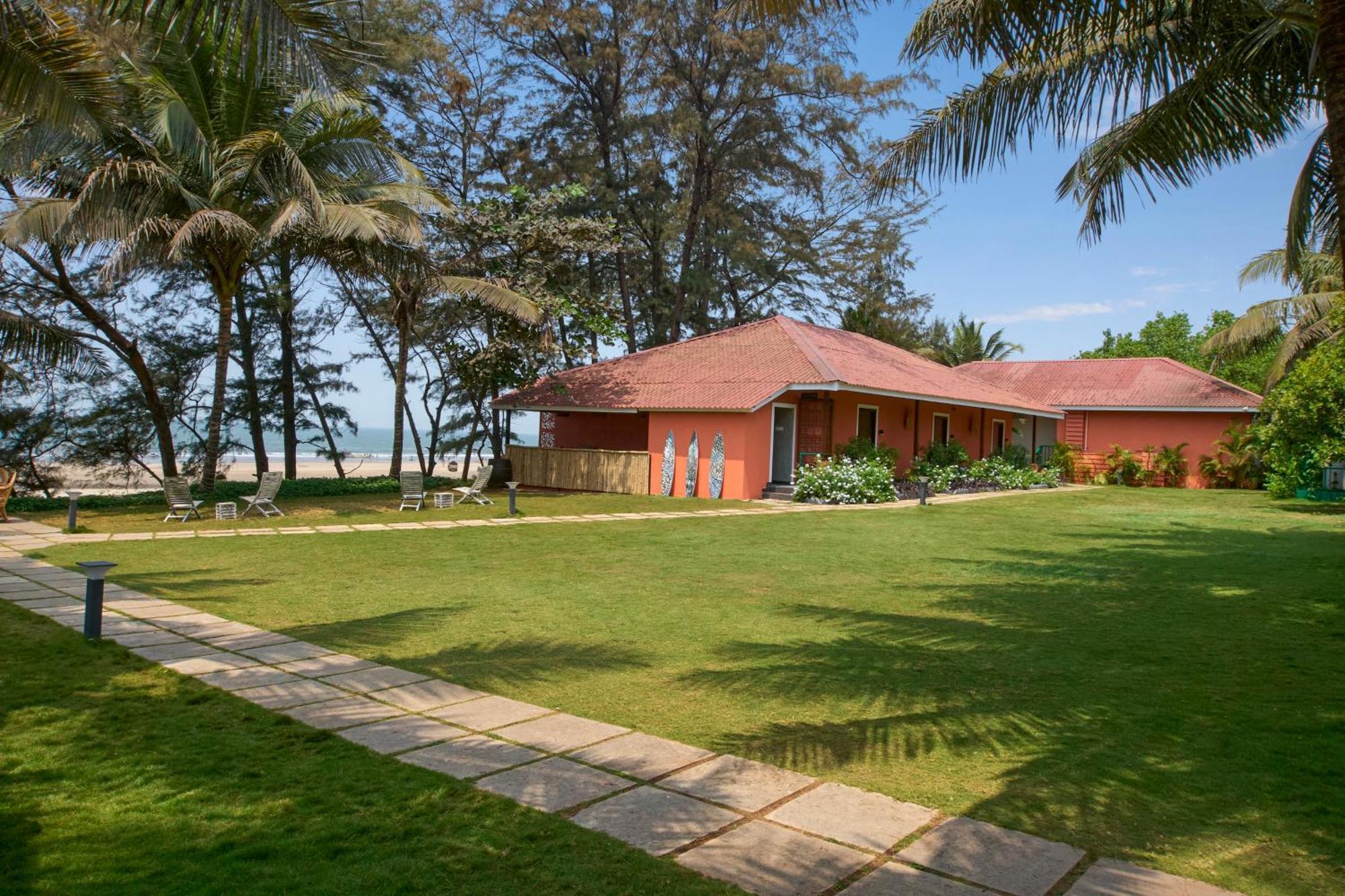 Mandrem Beach Resort, A Member Of Radisson Individuals Retreat Exterior foto